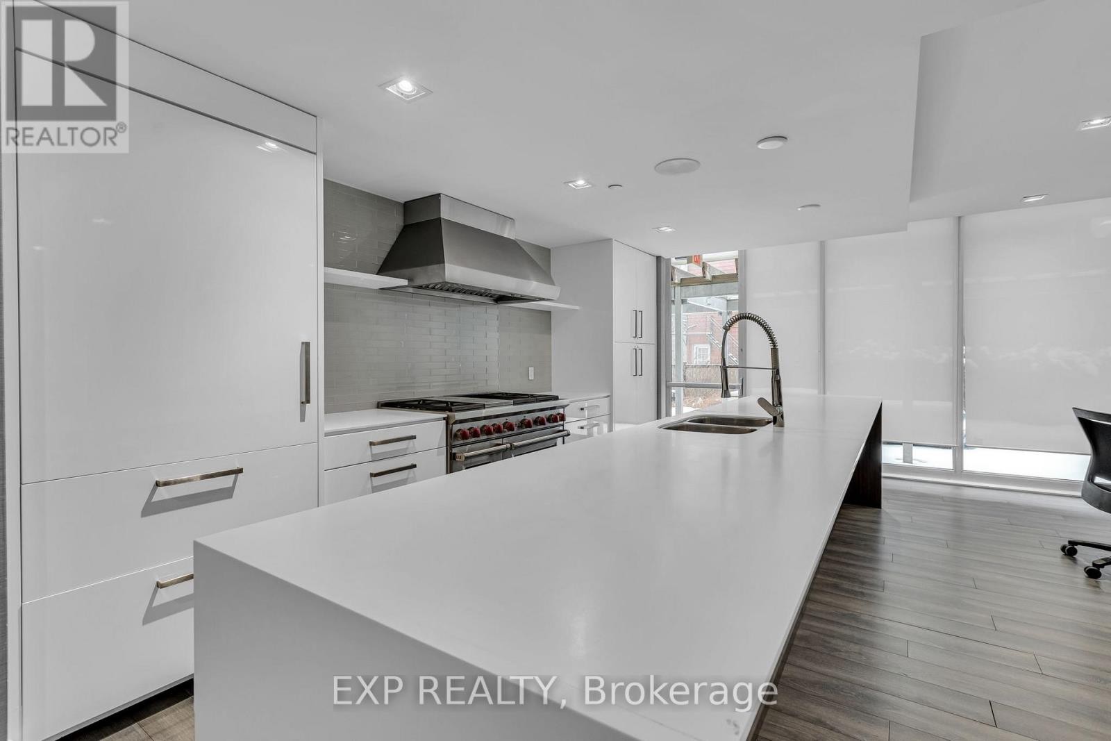 












812 - 300 LISGAR STREET

,
Ottawa,




Ontario
K2P0E2

