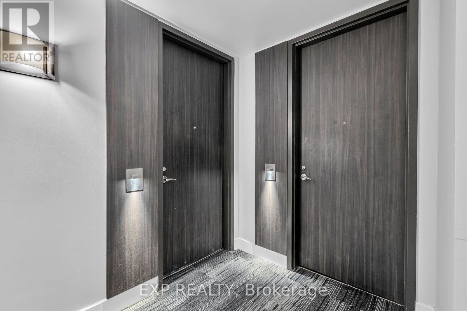 












812 - 300 LISGAR STREET

,
Ottawa,




Ontario
K2P0E2

