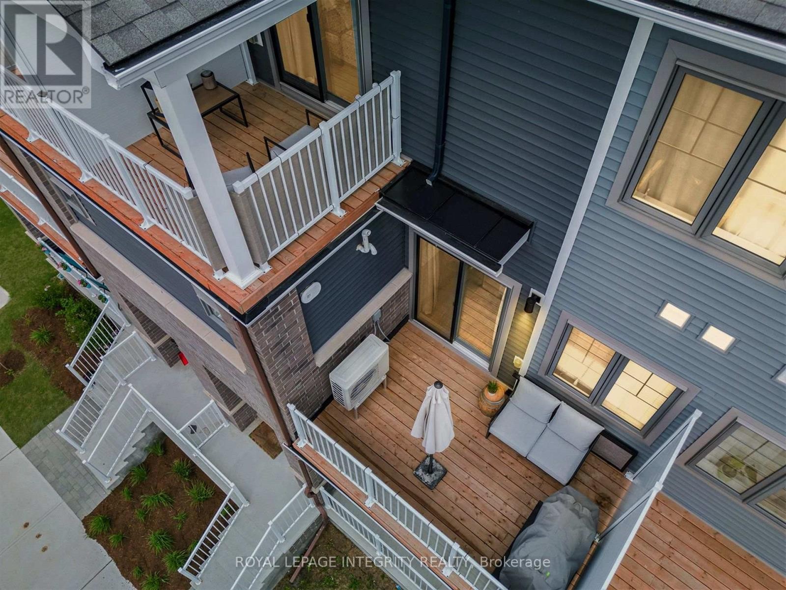












705 CHROMITE PRIVATE

,
Ottawa,




Ontario
K2J7J2

