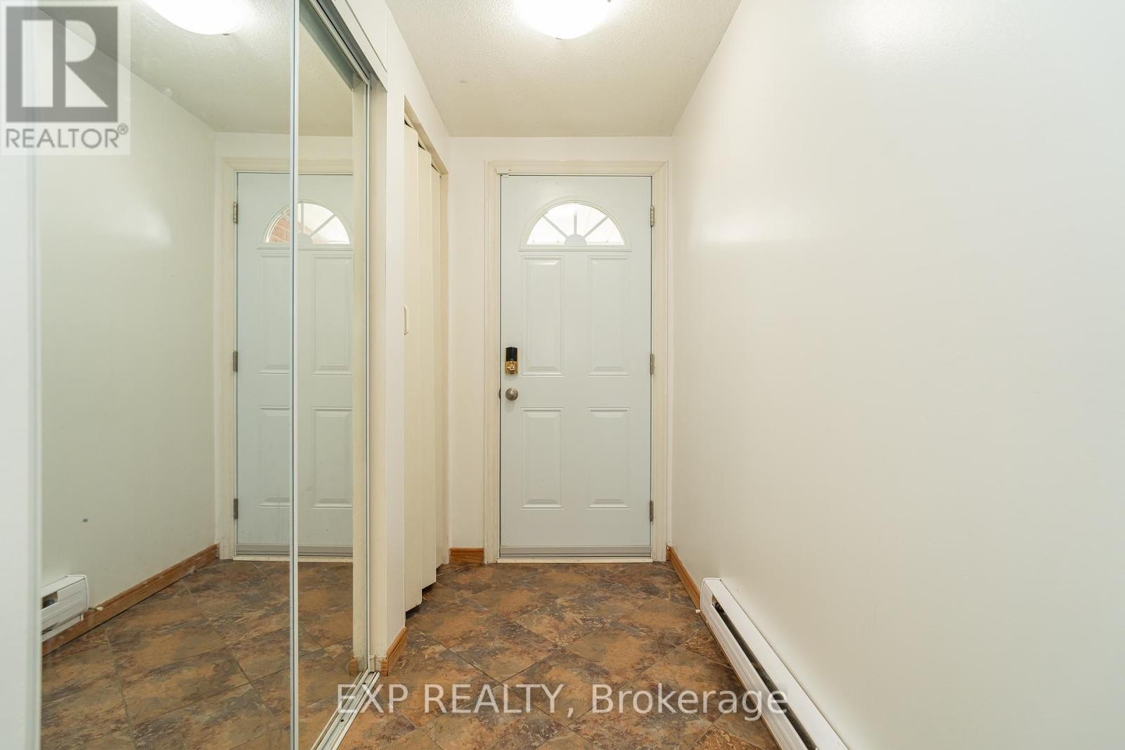 












40 - 2296 ORIENT PARK DRIVE

,
Ottawa,




Ontario
K1B4N6

