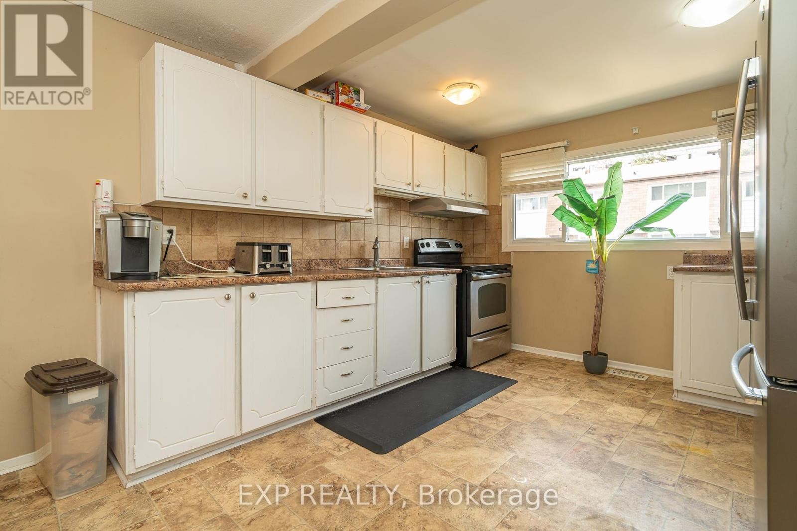 












40 - 2296 ORIENT PARK DRIVE

,
Ottawa,




Ontario
K1B4N6

