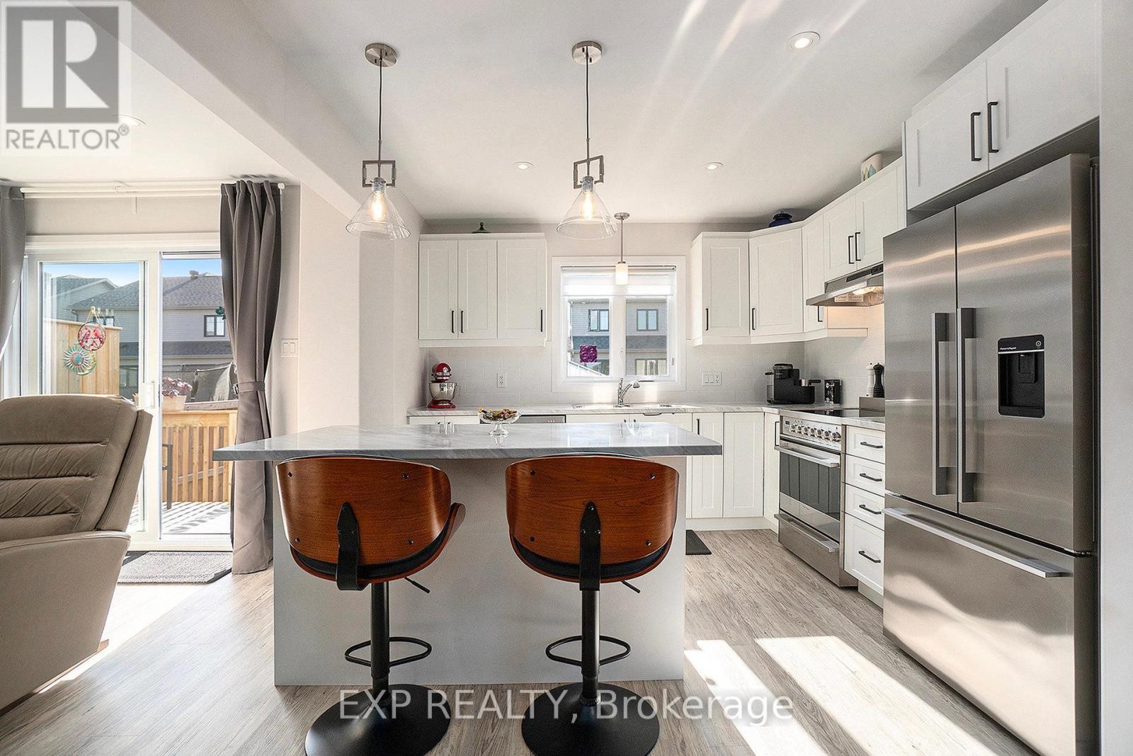 












704 AZURE STREET

,
Russell,




Ontario
K4R1E5

