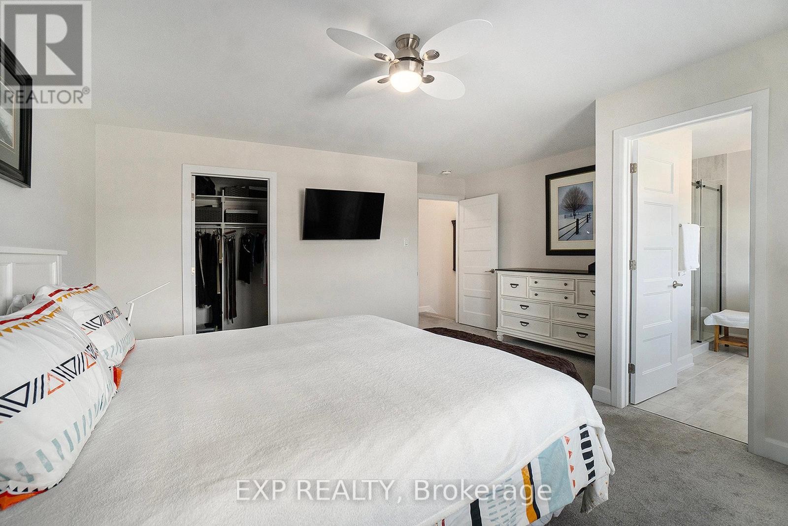 












704 AZURE STREET

,
Russell,




Ontario
K4R1E5


