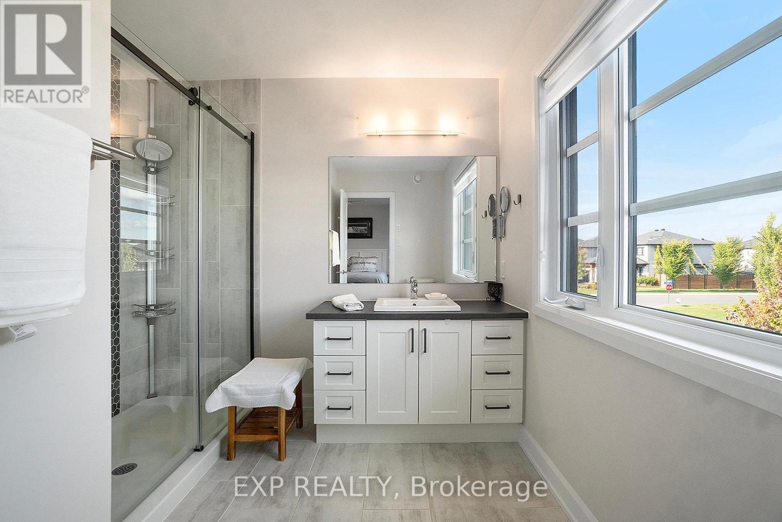 












704 AZURE STREET

,
Russell,




Ontario
K4R1E5

