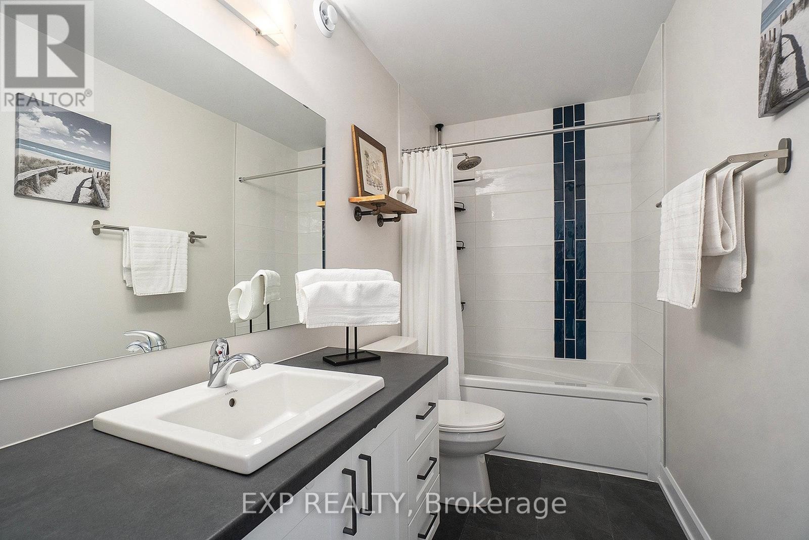 












704 AZURE STREET

,
Russell,




Ontario
K4R1E5

