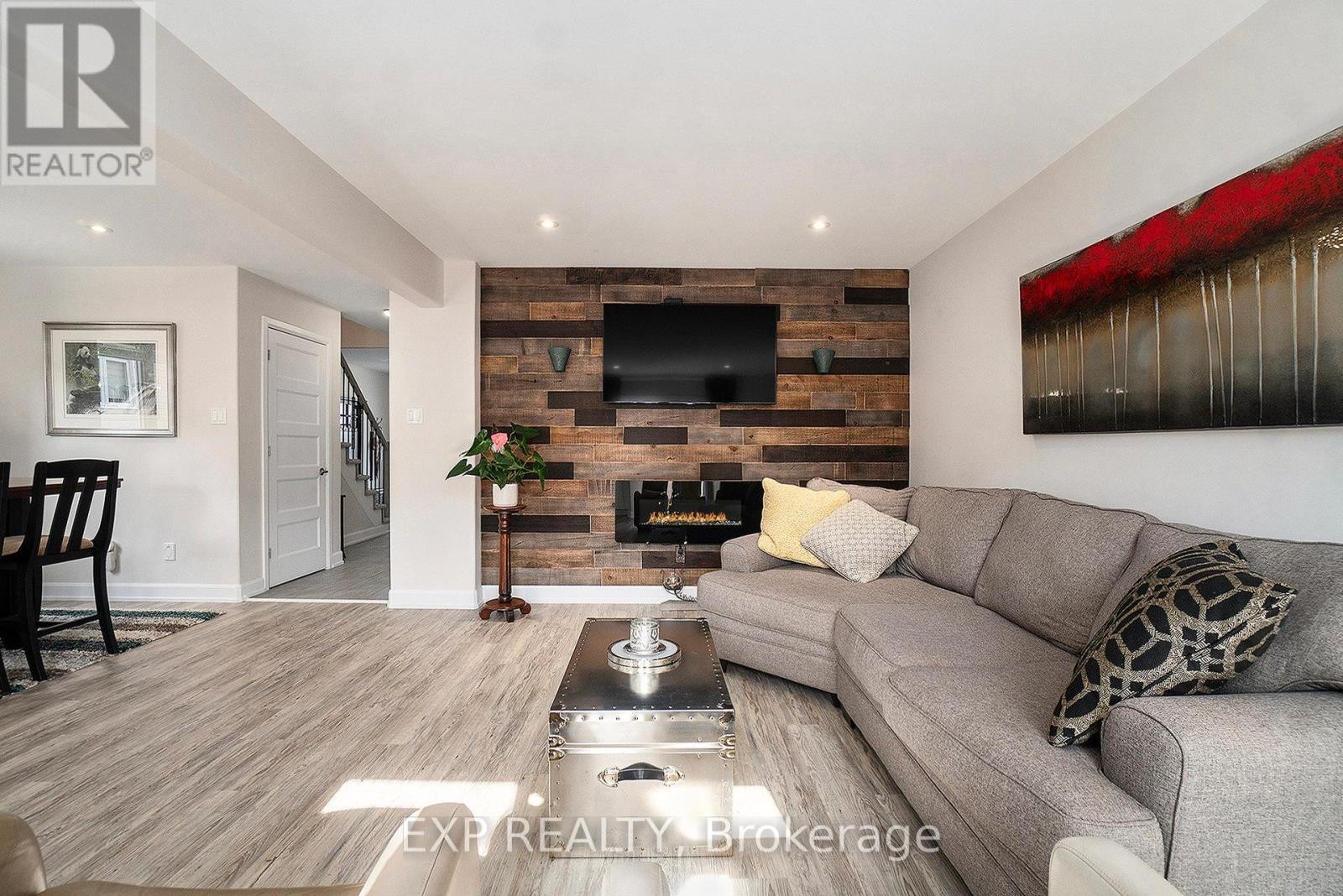 












704 AZURE STREET

,
Russell,




Ontario
K4R1E5

