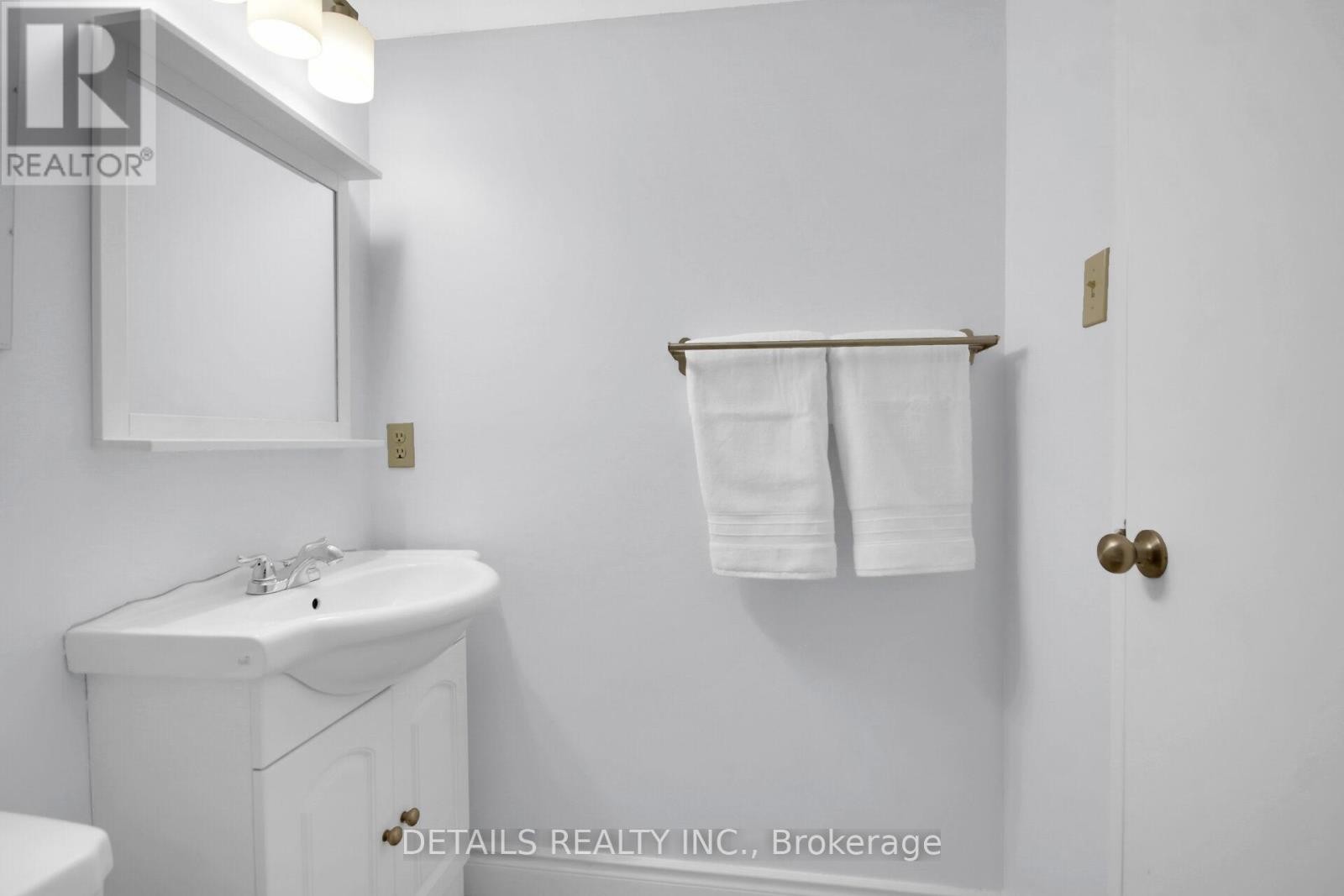 












803 - 1380 PRINCE OF WALES DRIVE

,
Ottawa,




Ontario
K2C3N5

