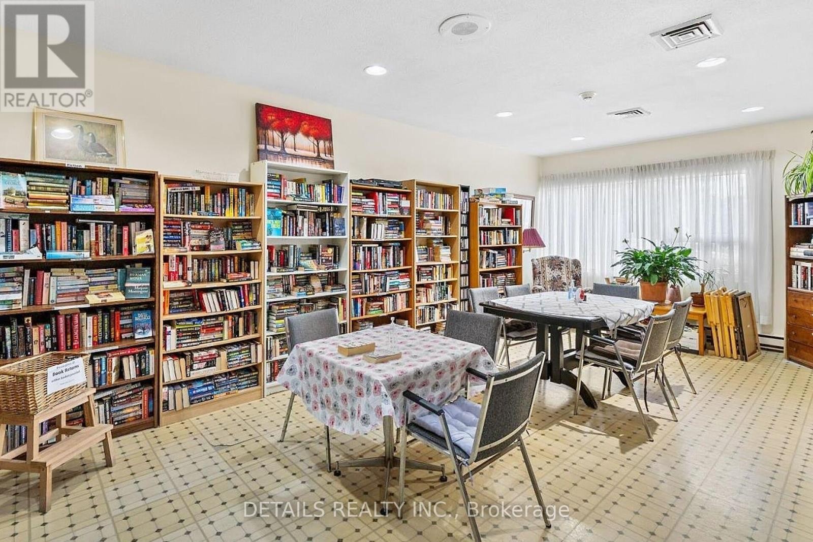 












803 - 1380 PRINCE OF WALES DRIVE

,
Ottawa,




Ontario
K2C3N5

