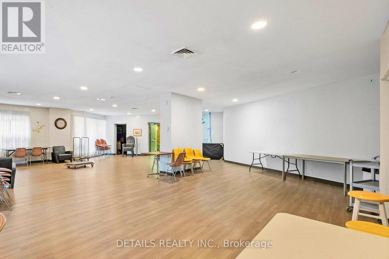 












803 - 1380 PRINCE OF WALES DRIVE

,
Ottawa,




Ontario
K2C3N5

