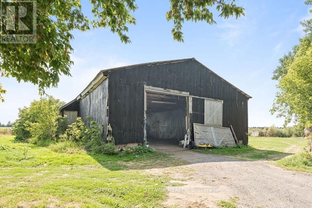 












9420 PARKWAY ROAD

,
Ottawa,







Ontario
K0A1V0

