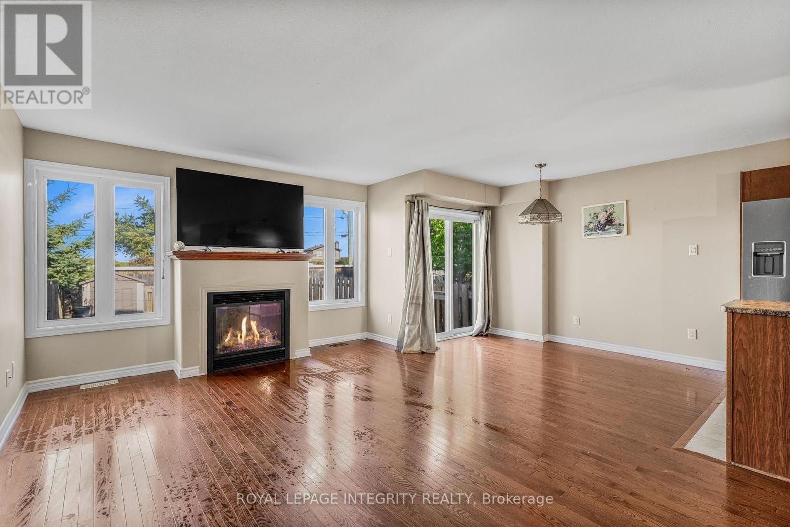 












1899 ARROWGRASS WAY

,
Ottawa,




Ontario
K4A0E3

