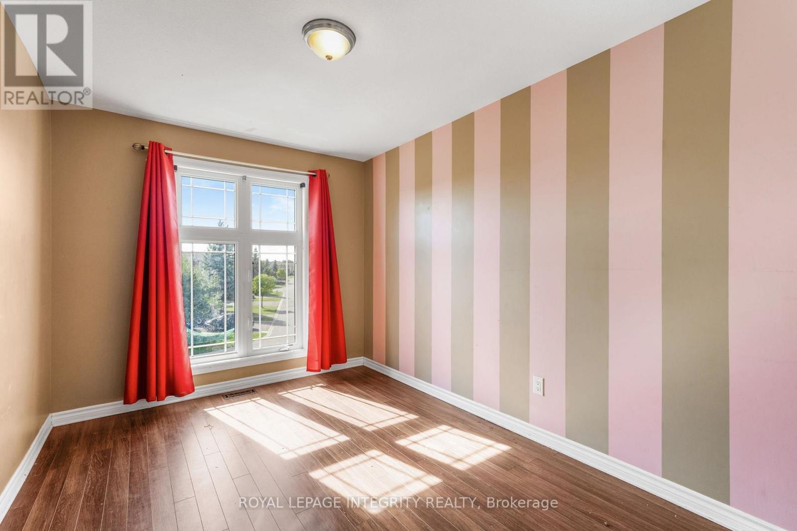 












1899 ARROWGRASS WAY

,
Ottawa,




Ontario
K4A0E3

