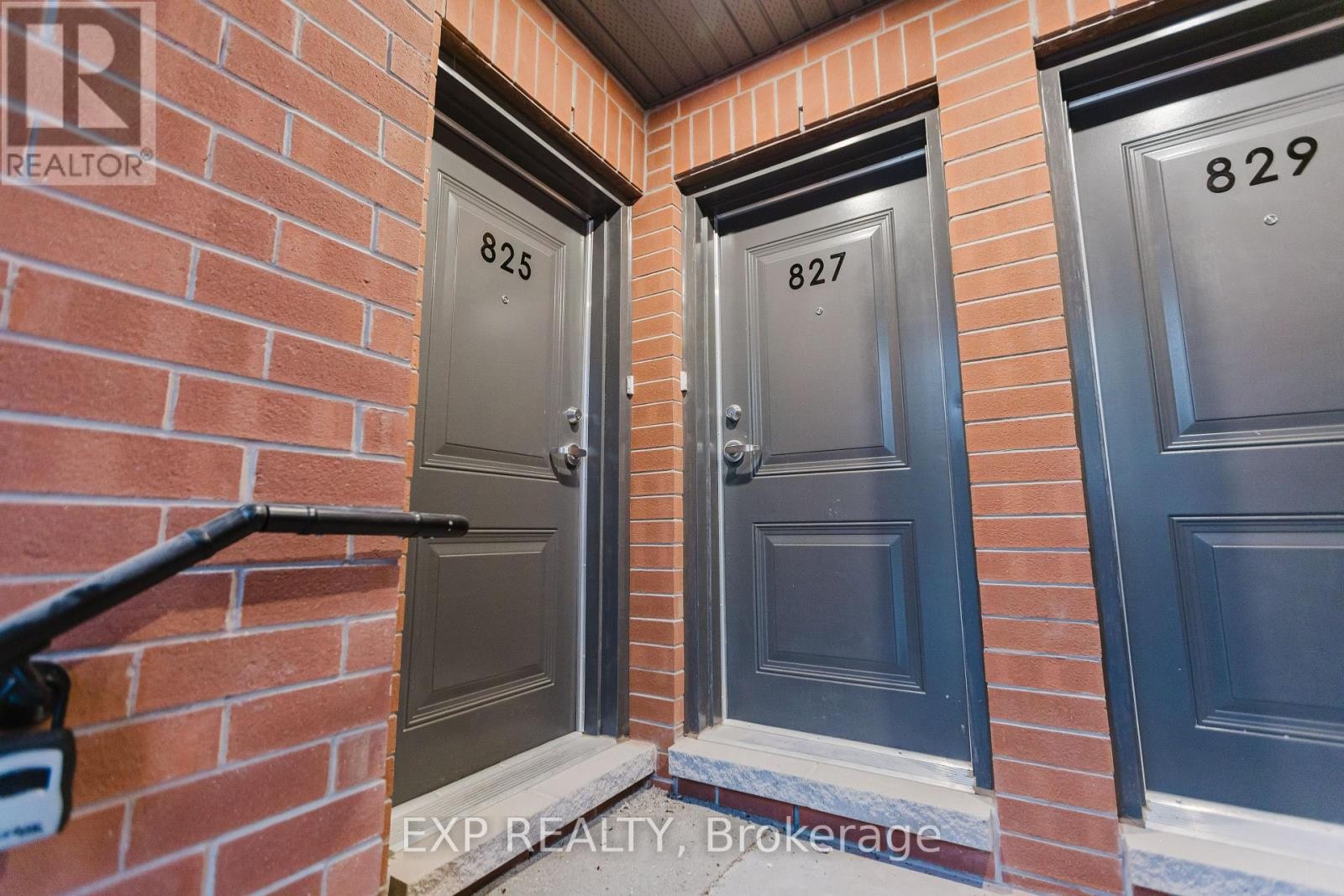 












603 SILHOUETTE PRIVATE

,
Ottawa,




Ontario
K2J4S3

