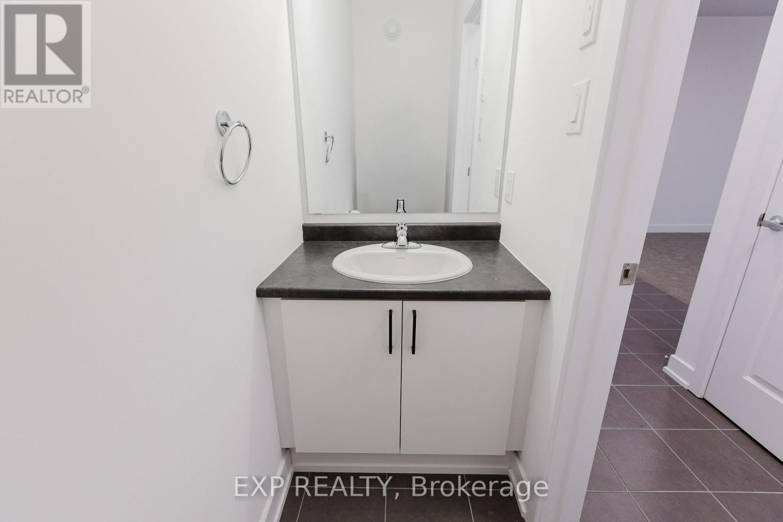 












603 SILHOUETTE PRIVATE

,
Ottawa,




Ontario
K2J4S3

