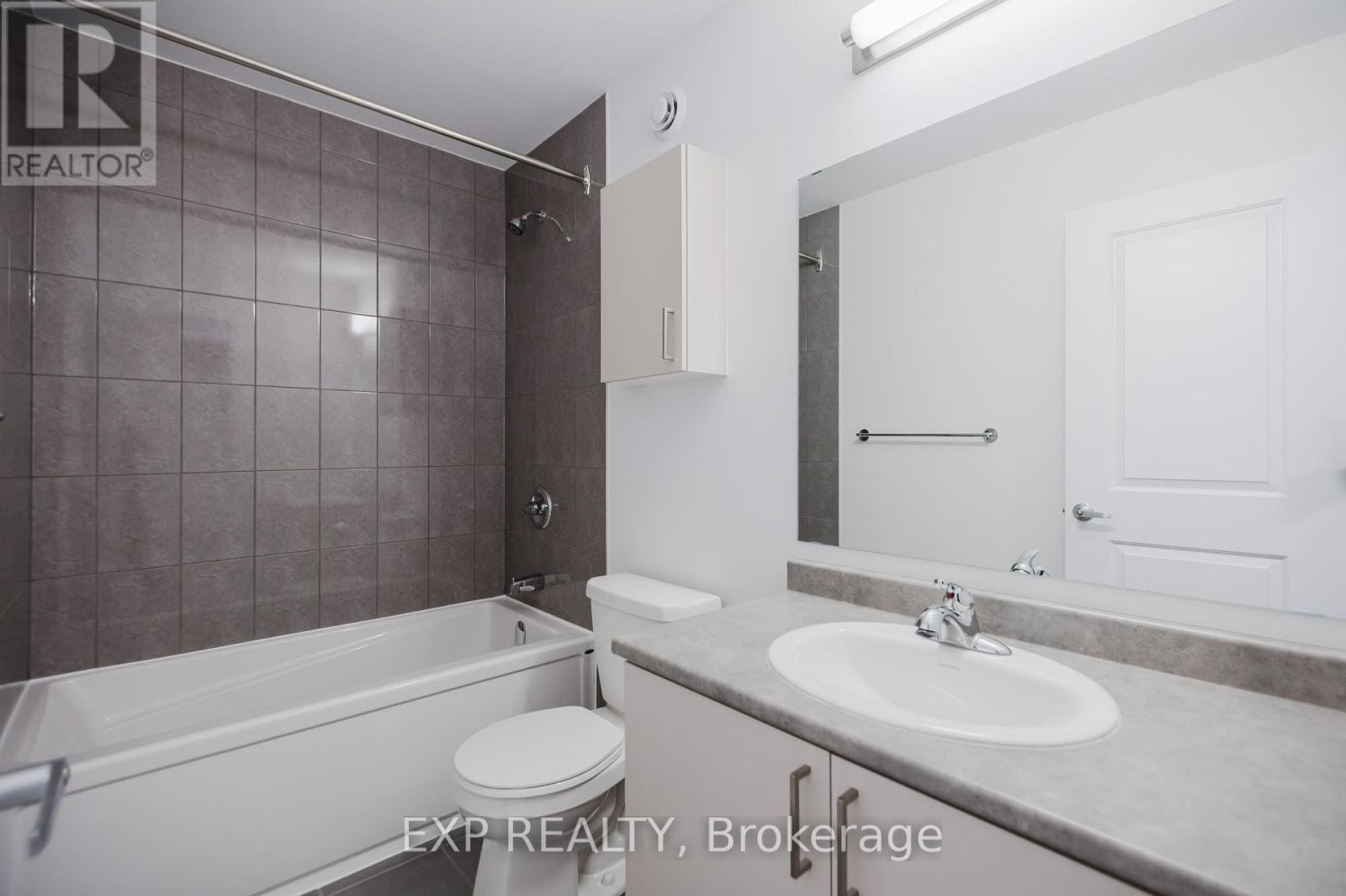 












603 SILHOUETTE PRIVATE

,
Ottawa,




Ontario
K2J4S3

