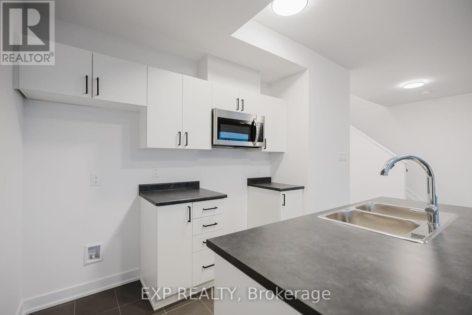 












603 SILHOUETTE PRIVATE

,
Ottawa,




Ontario
K2J4S3

