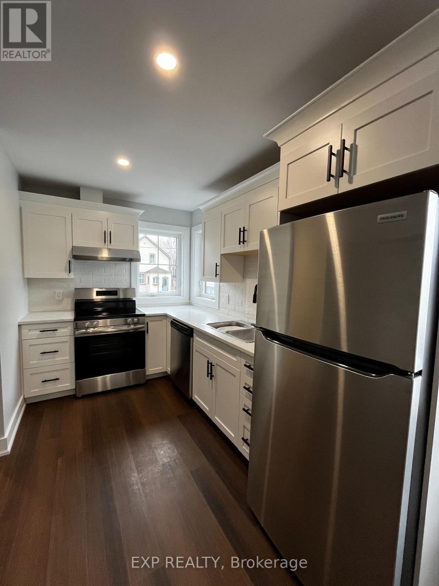 












642 WEST STREET

,
Prescott,




Ontario
K0E1X0

