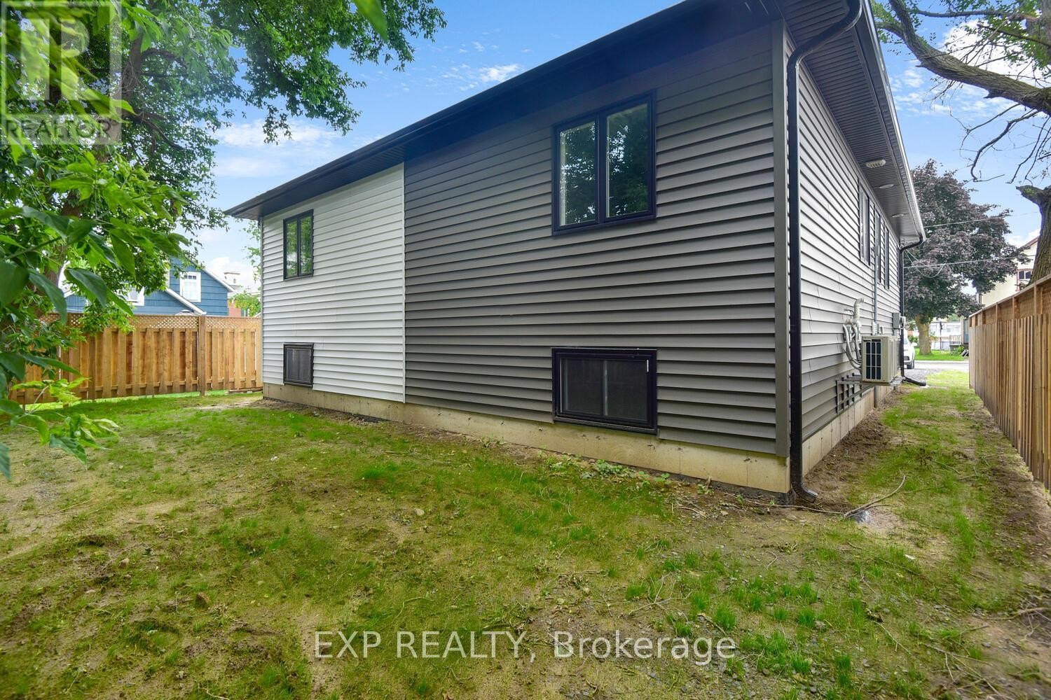












642 WEST STREET

,
Prescott,




Ontario
K0E1X0


