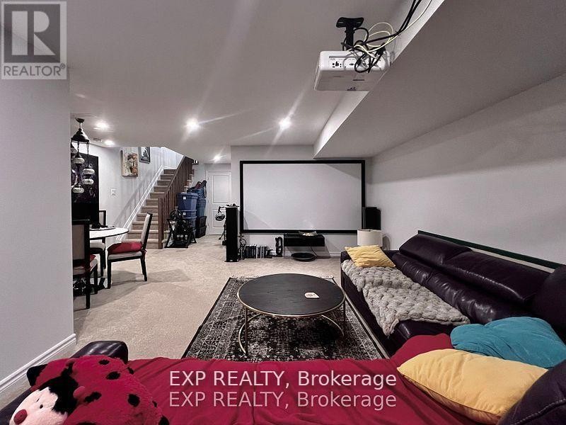 












926 BRIAN GOOD AVENUE

,
Ottawa,




Ontario
K4M0N7

