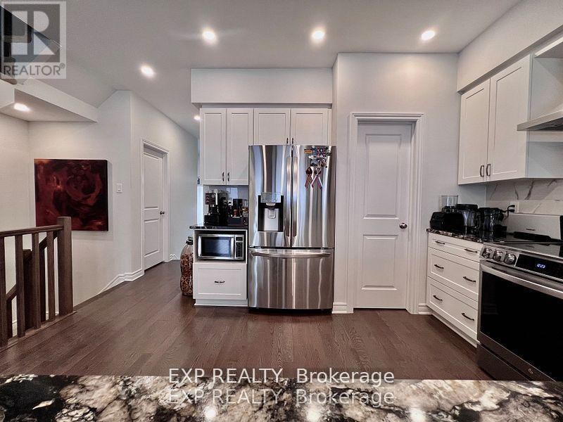 












926 BRIAN GOOD AVENUE

,
Ottawa,




Ontario
K4M0N7

