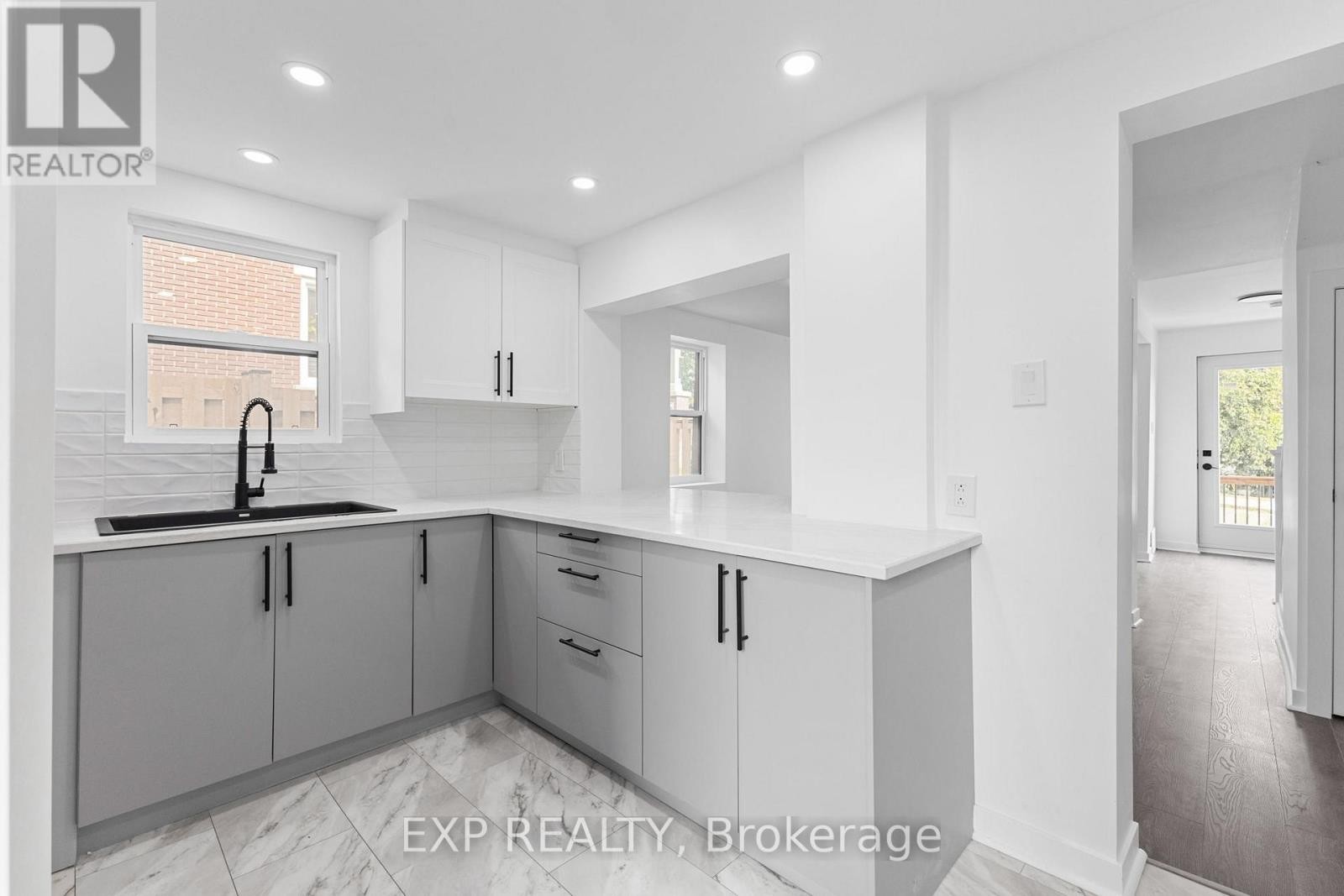 












145 WILLOW STREET

,
Ottawa,




Ontario
K1R6W2

