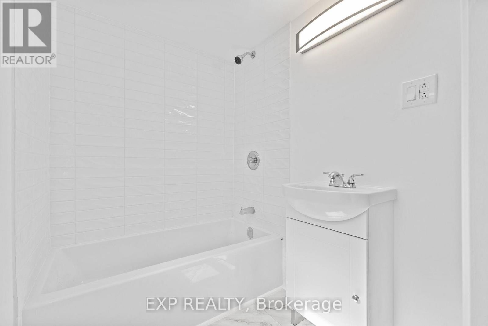












145 WILLOW STREET

,
Ottawa,




Ontario
K1R6W2

