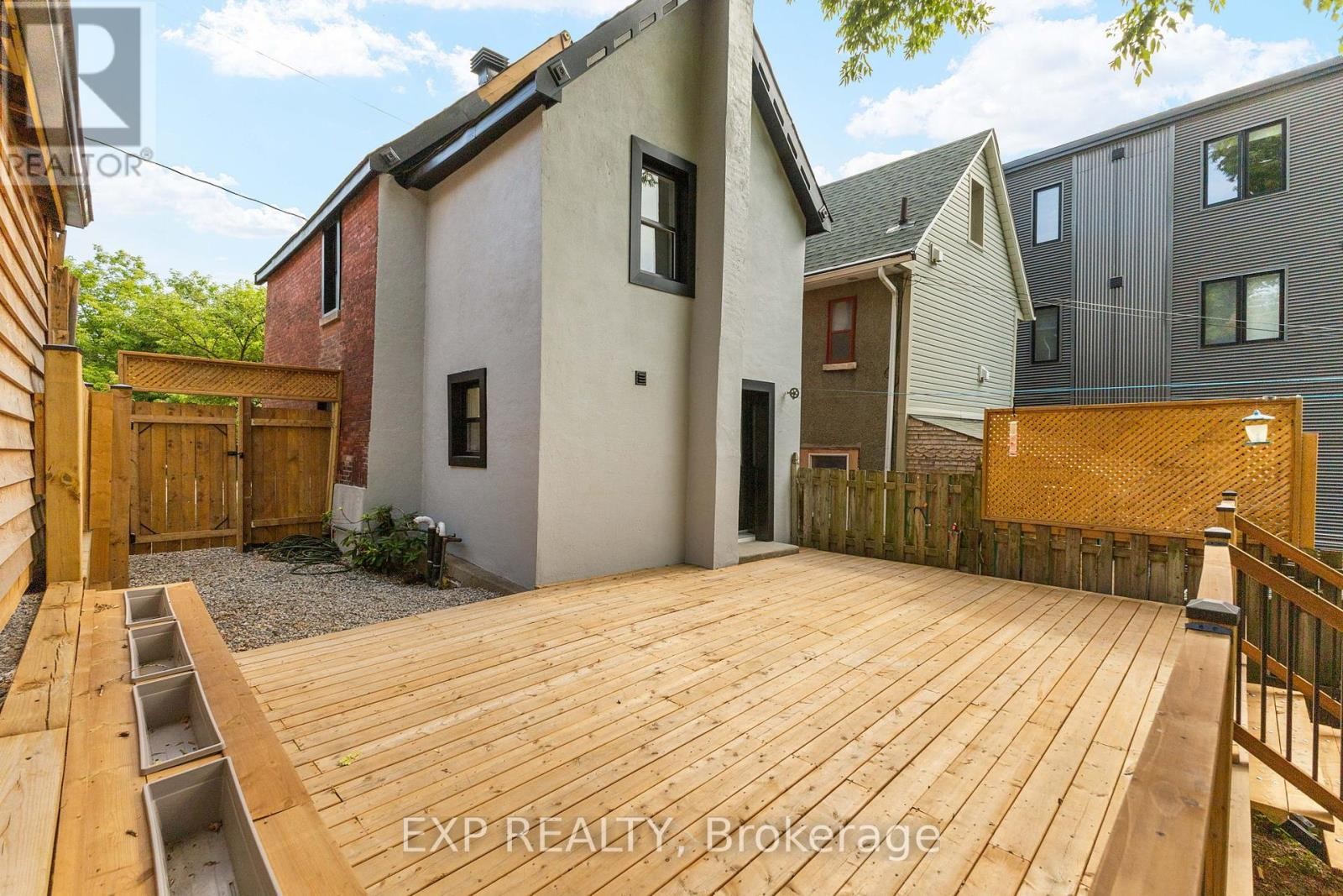 












145 WILLOW STREET

,
Ottawa,




Ontario
K1R6W2

