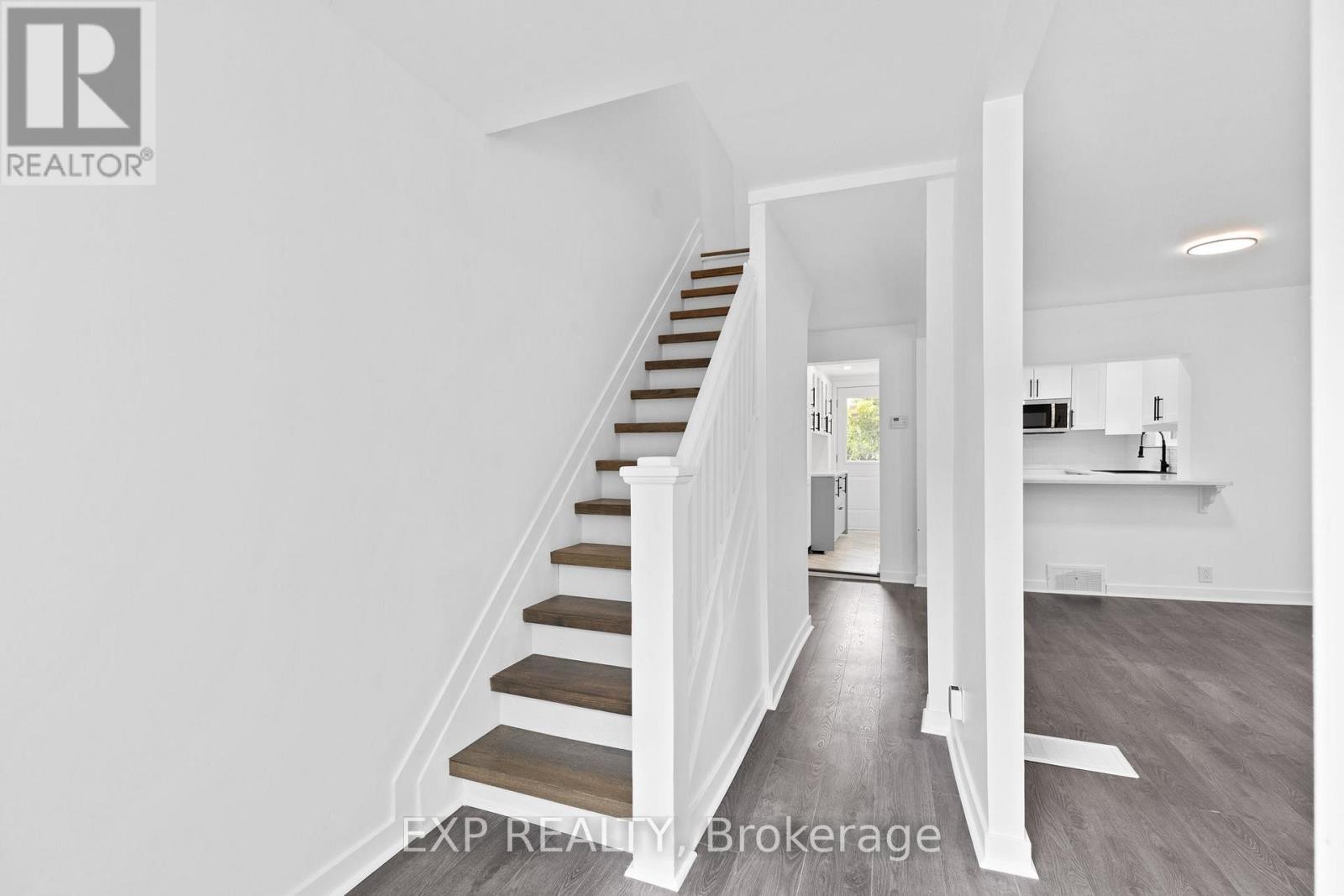 












145 WILLOW STREET

,
Ottawa,




Ontario
K1R6W2

