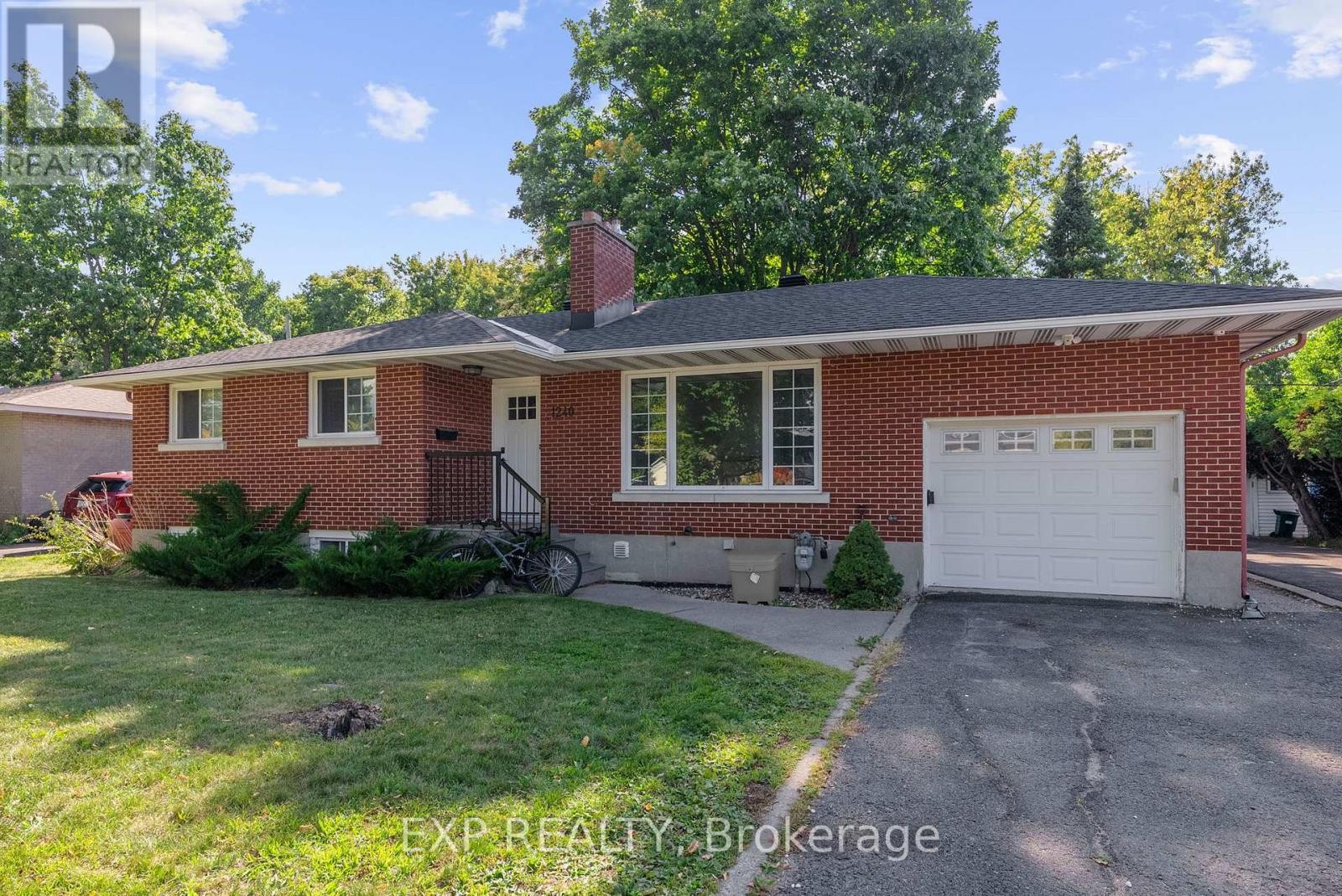 












1240 ADIRONDACK DRIVE

,
Ottawa,




Ontario
K2C2V3

