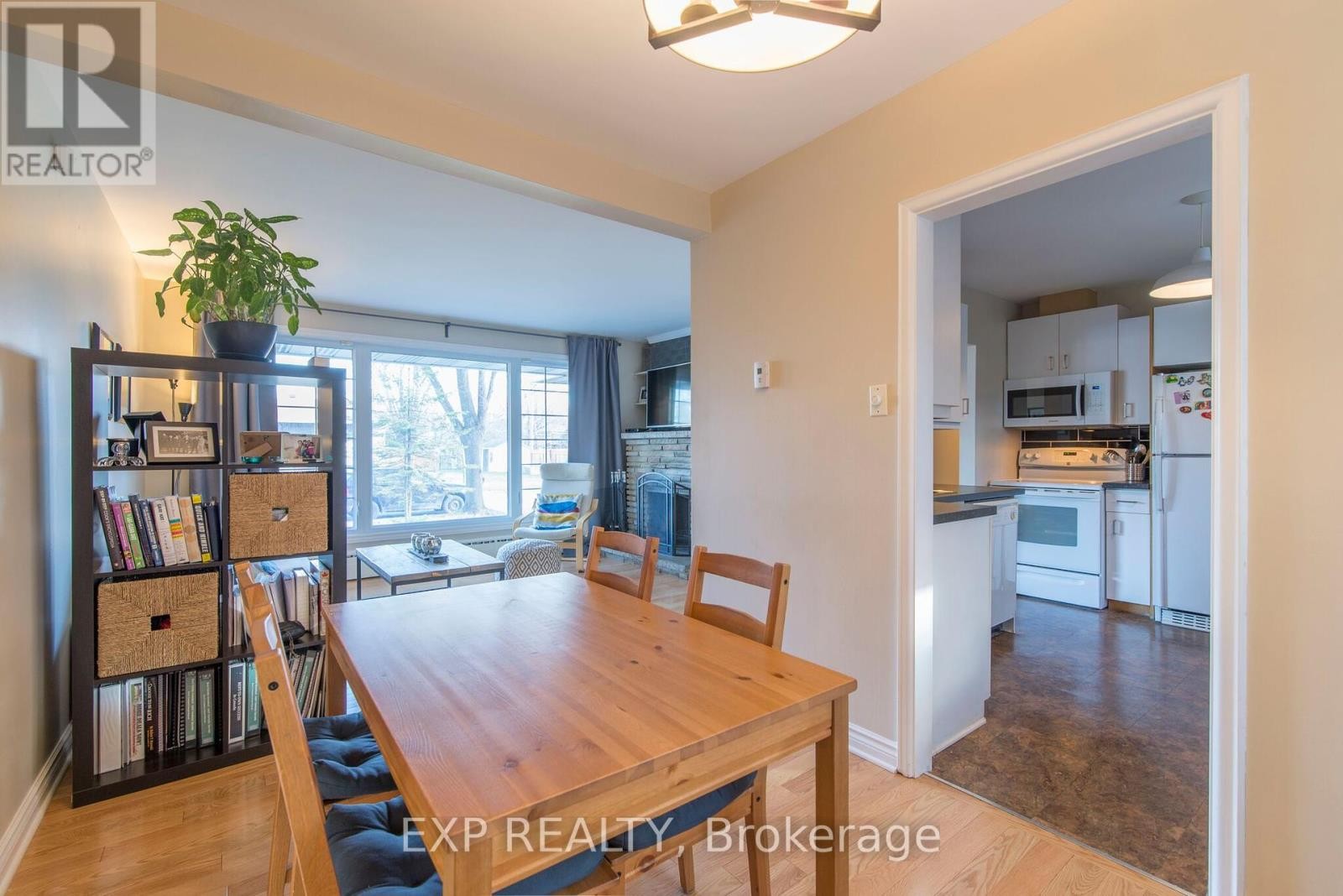 












1240 ADIRONDACK DRIVE

,
Ottawa,




Ontario
K2C2V3

