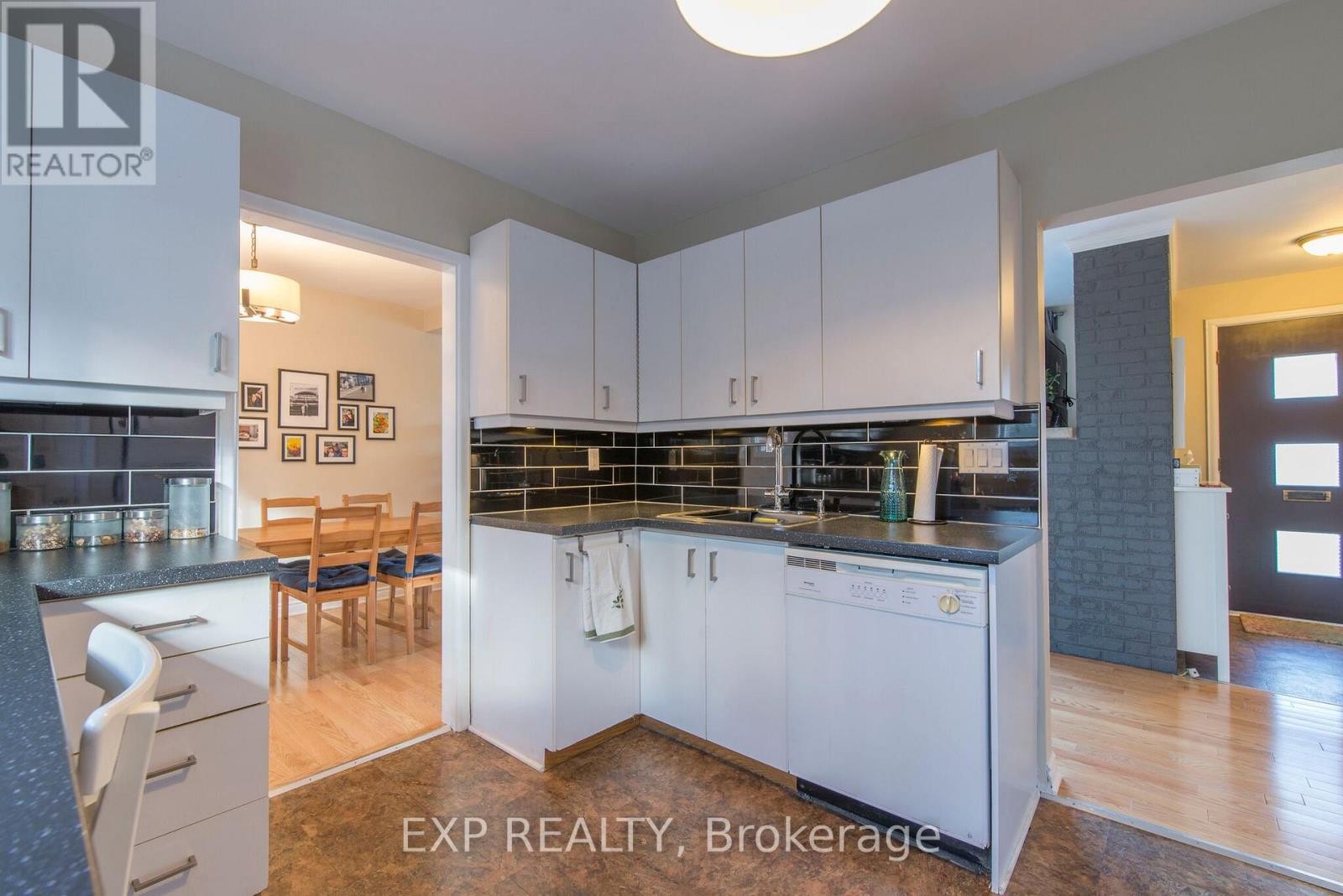 












1240 ADIRONDACK DRIVE

,
Ottawa,




Ontario
K2C2V3

