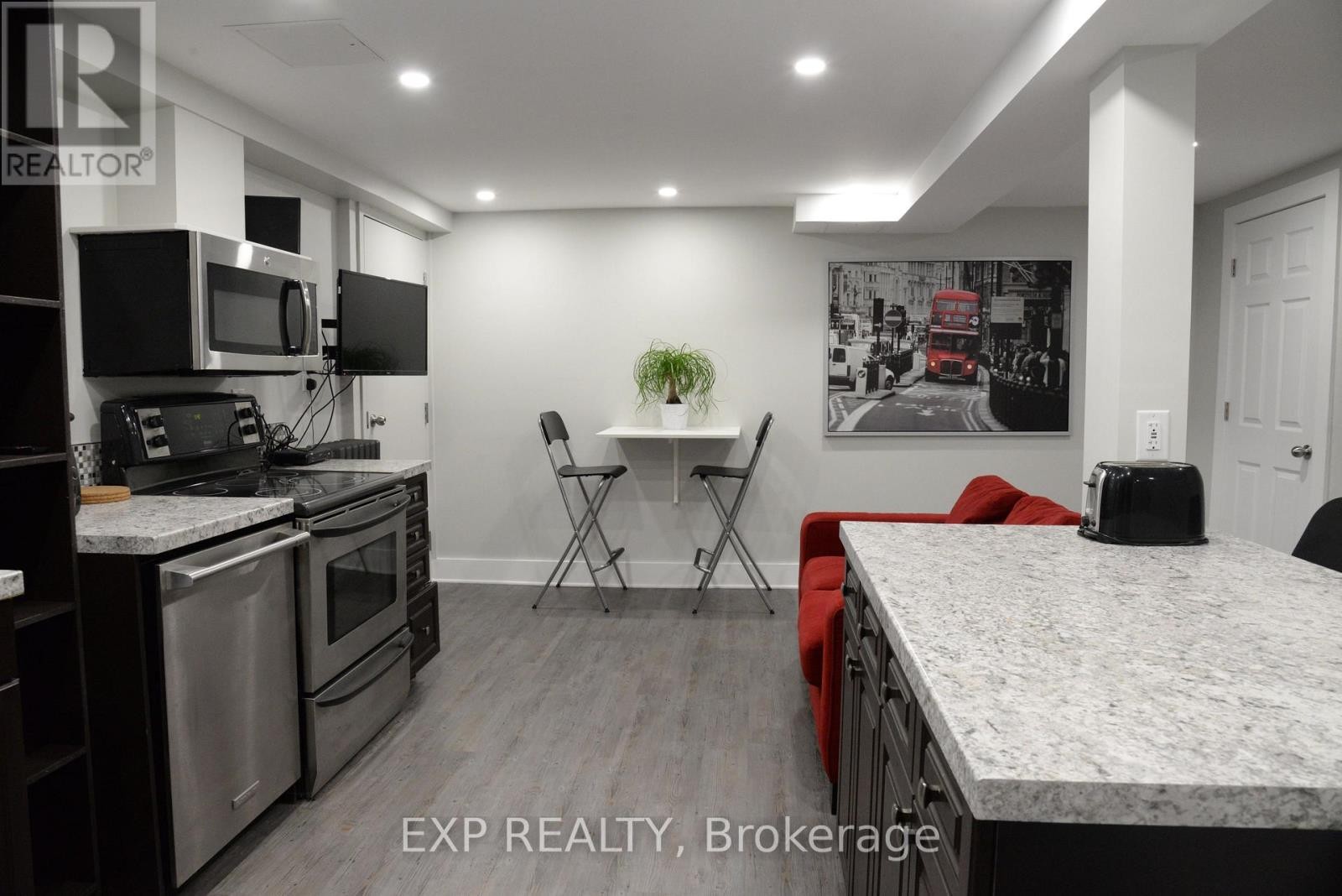 












1240 ADIRONDACK DRIVE

,
Ottawa,




Ontario
K2C2V3

