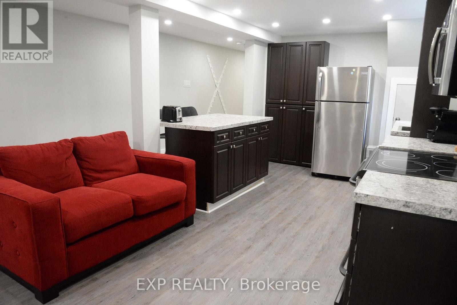 












1240 ADIRONDACK DRIVE

,
Ottawa,




Ontario
K2C2V3

