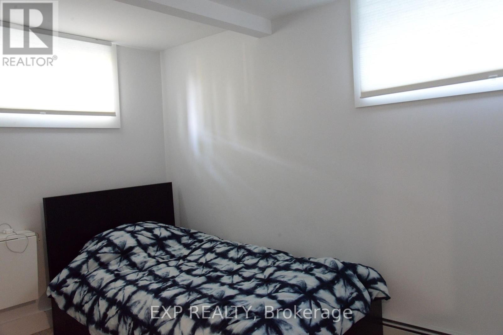 












1240 ADIRONDACK DRIVE

,
Ottawa,




Ontario
K2C2V3

