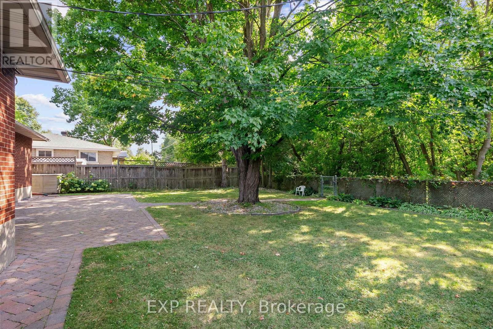 












1240 ADIRONDACK DRIVE

,
Ottawa,




Ontario
K2C2V3

