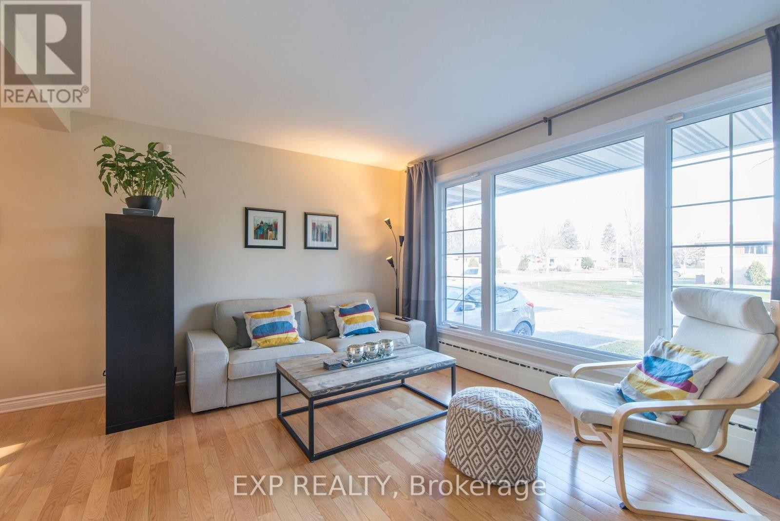 












1240 ADIRONDACK DRIVE

,
Ottawa,




Ontario
K2C2V3

