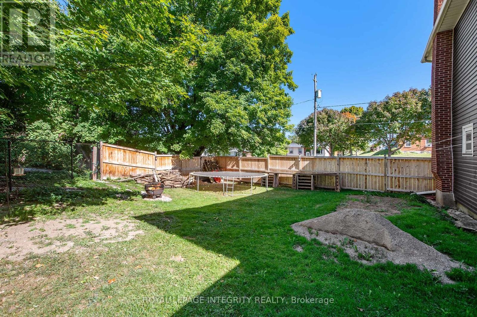 












101 PAUL DRIVE

,
Lanark Highlands,




Ontario
K0G1K0

