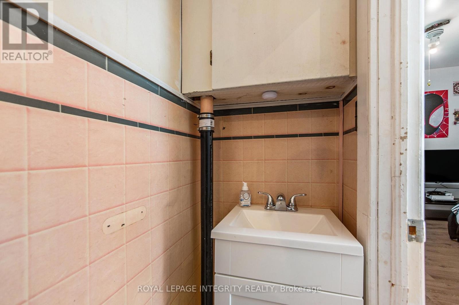 












101 PAUL DRIVE

,
Lanark Highlands,




Ontario
K0G1K0

