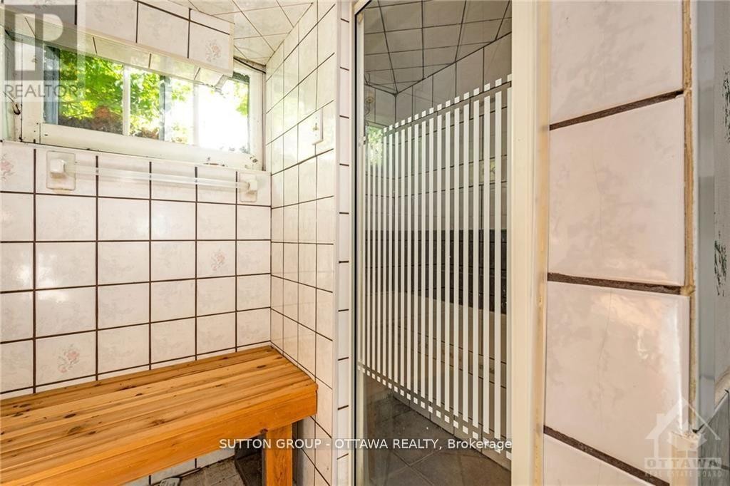 












846 ST LAURENT BOULEVARD

,
Ottawa,




Ontario
K1K3A9

