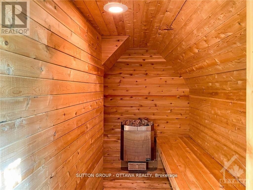 












846 ST LAURENT BOULEVARD

,
Ottawa,




Ontario
K1K3A9

