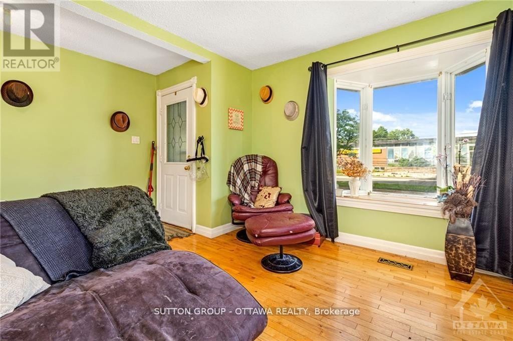 












846 ST LAURENT BOULEVARD

,
Ottawa,




Ontario
K1K3A9

