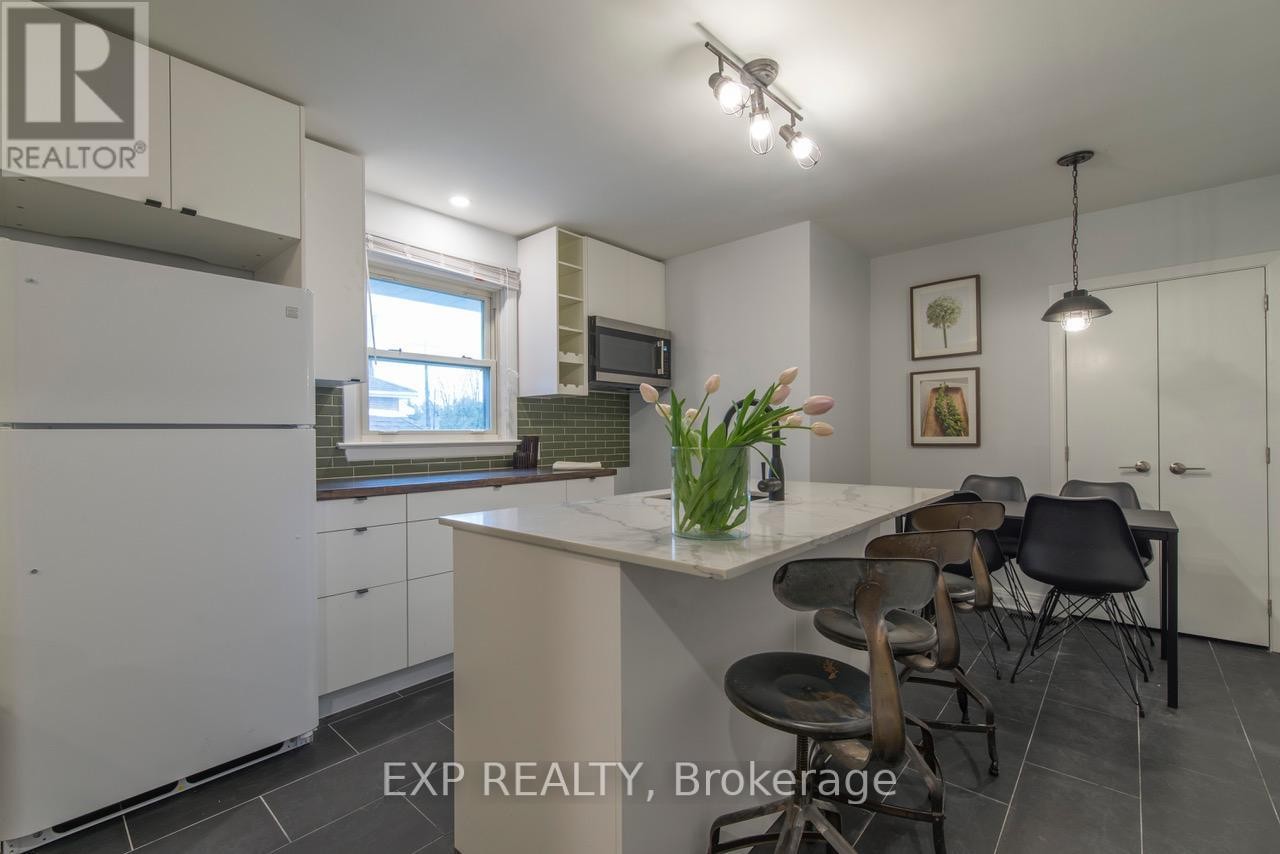 












150 MEADOWLANDS DRIVE W

,
Ottawa,




Ontario
K2G2S5

