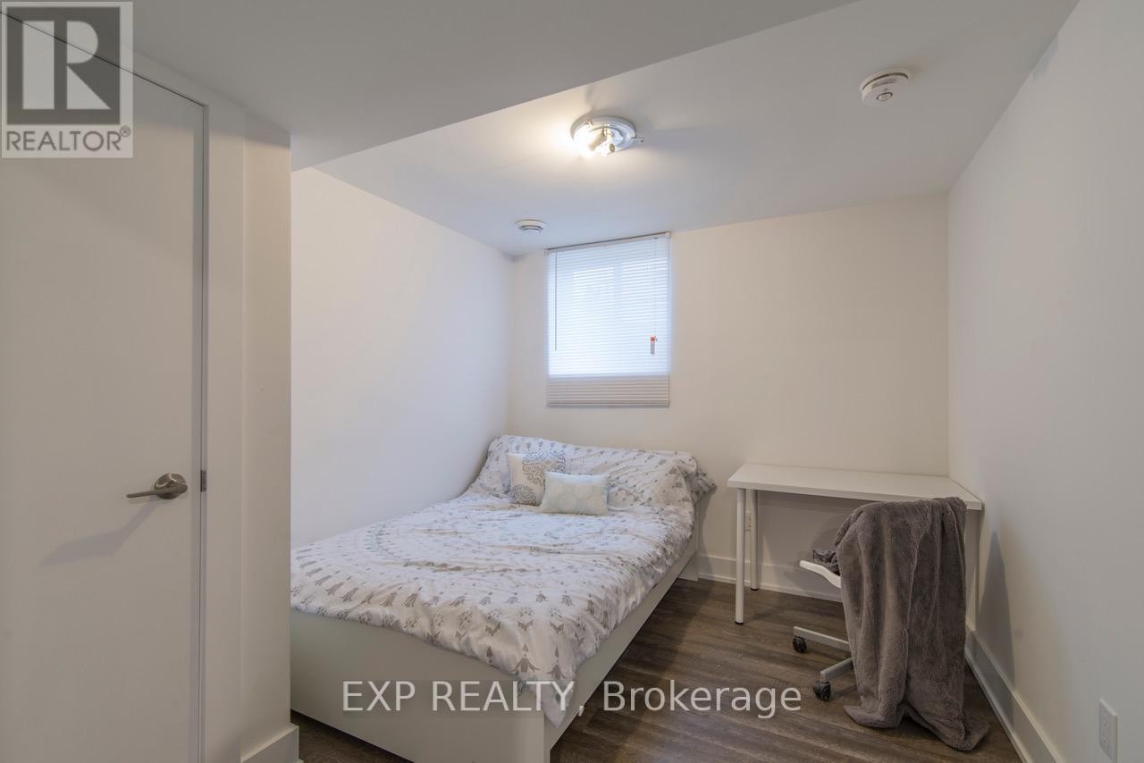 












150 MEADOWLANDS DRIVE W

,
Ottawa,




Ontario
K2G2S5


