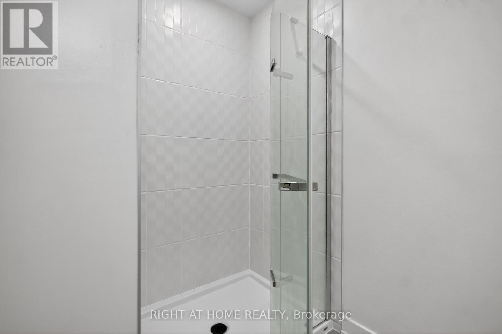 












2329 GOLDHAWK DRIVE

,
Ottawa,




Ontario
K2S2X3

