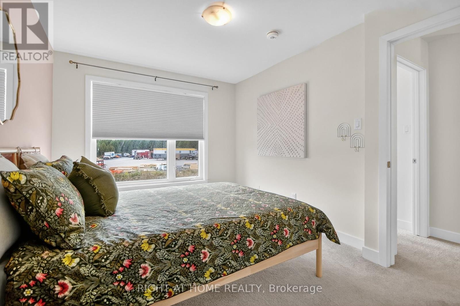 












2329 GOLDHAWK DRIVE

,
Ottawa,




Ontario
K2S2X3

