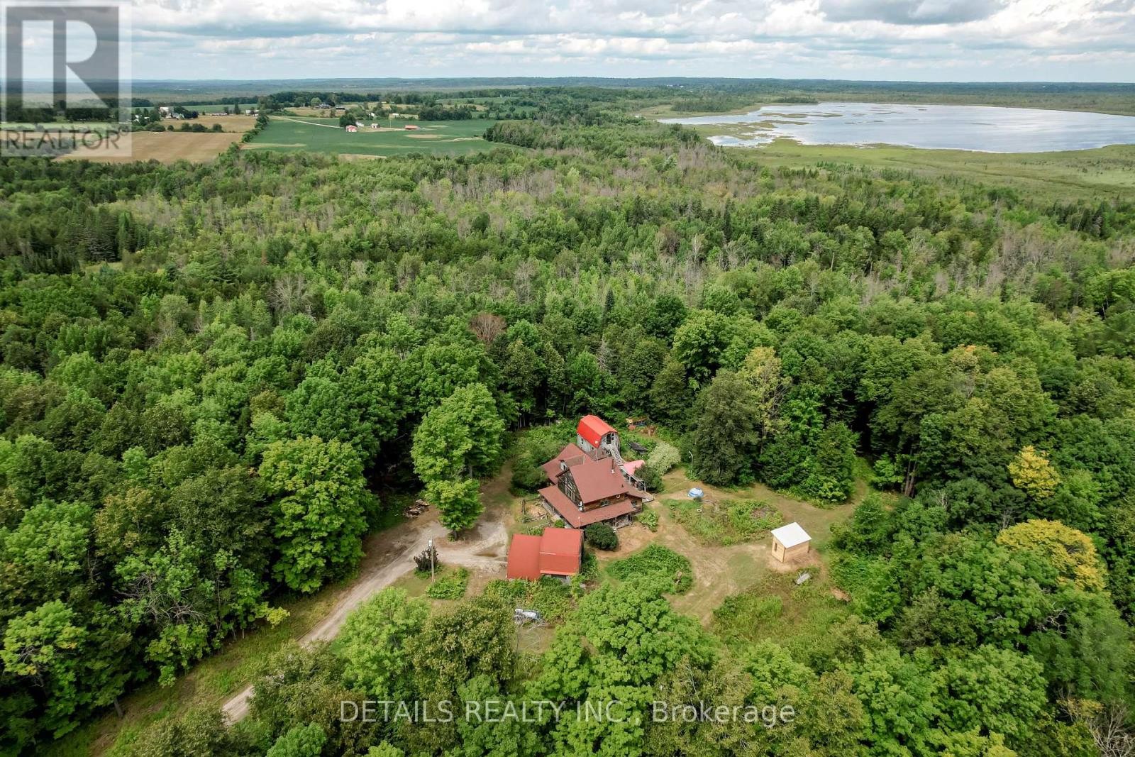 












1502 DRUMMOND CON 10A ROAD W

,
Drummond/North Elmsley,




Ontario
K0G1K0

