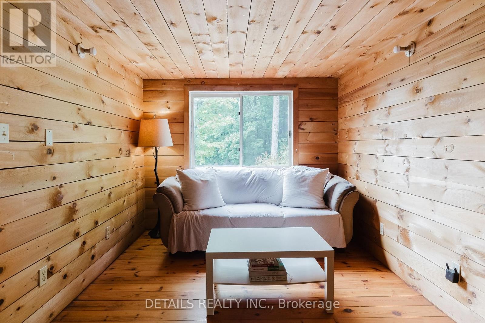 












1502 DRUMMOND CON 10A ROAD W

,
Drummond/North Elmsley,




Ontario
K0G1K0

