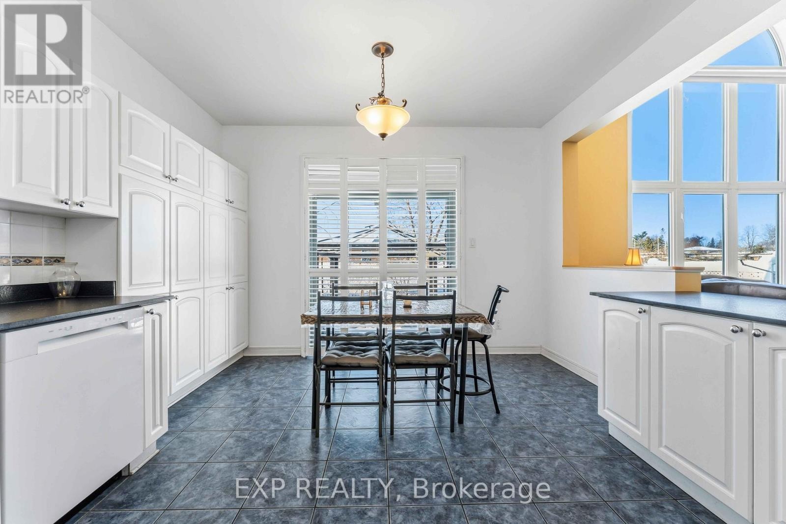 












118 FINN COURT

,
Ottawa,




Ontario
K1V2C8

