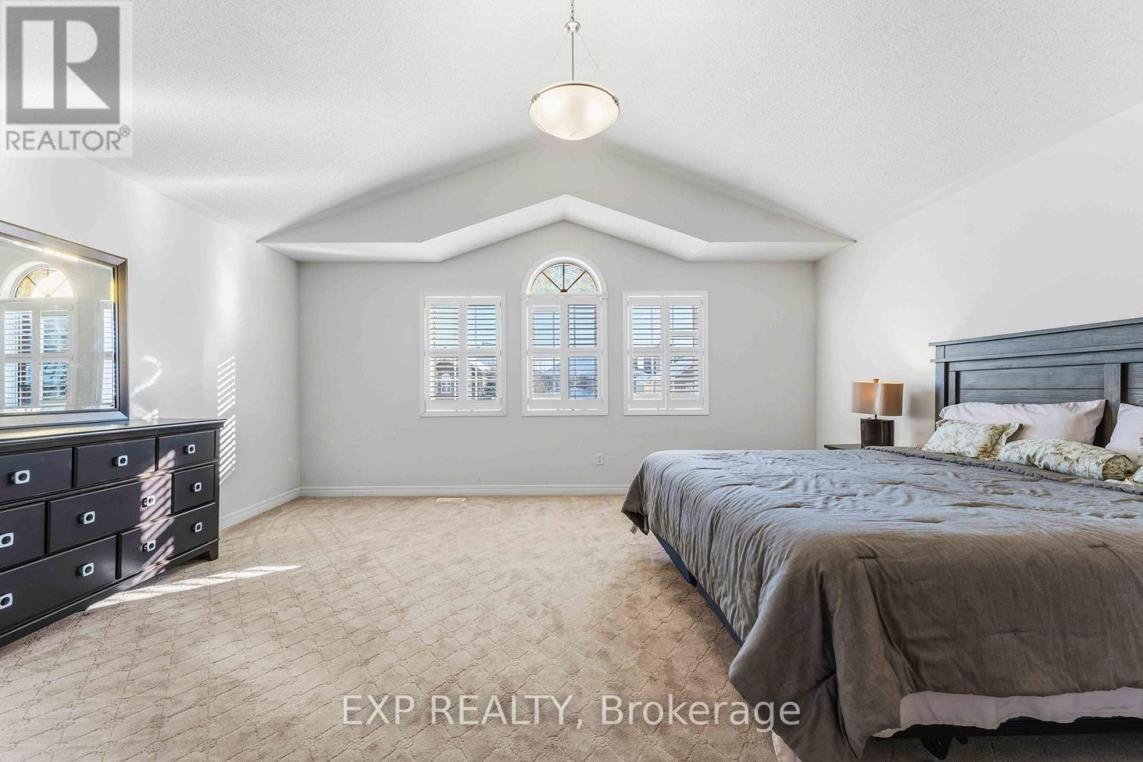 












118 FINN COURT

,
Ottawa,




Ontario
K1V2C8

