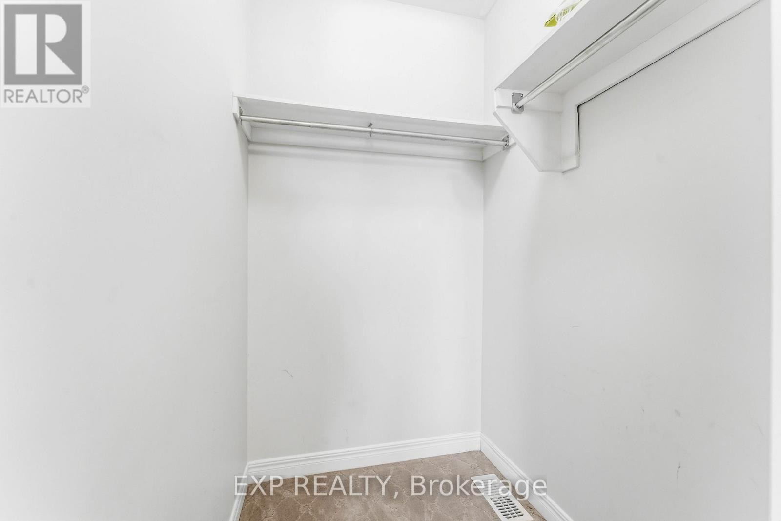 












118 FINN COURT

,
Ottawa,




Ontario
K1V2C8

